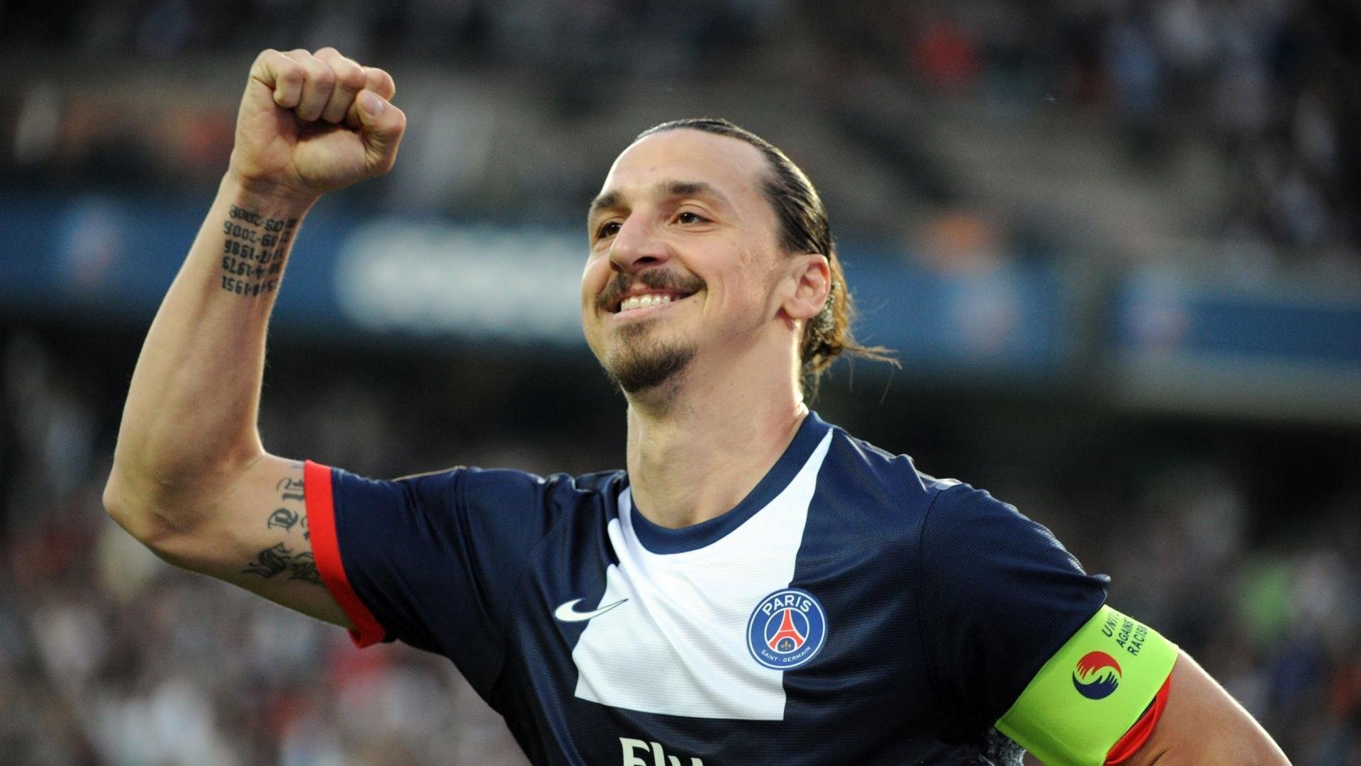 AYX体育官网-车手激烈角逐，谁能笑到最后？，车手视频