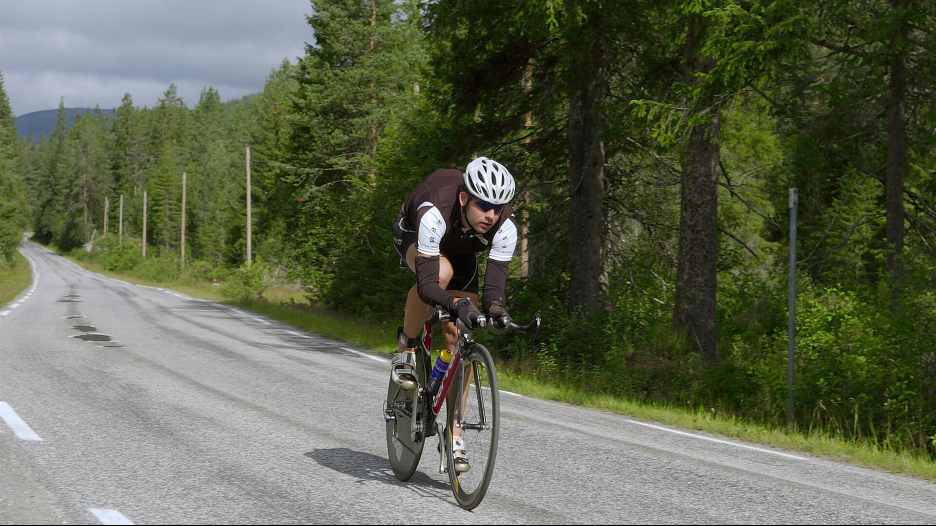 爱游戏在线登录入口-莫伊：全黑队的“前锋霸主”，凭借强力的scrum和防守为球队赢得每一次进攻机会